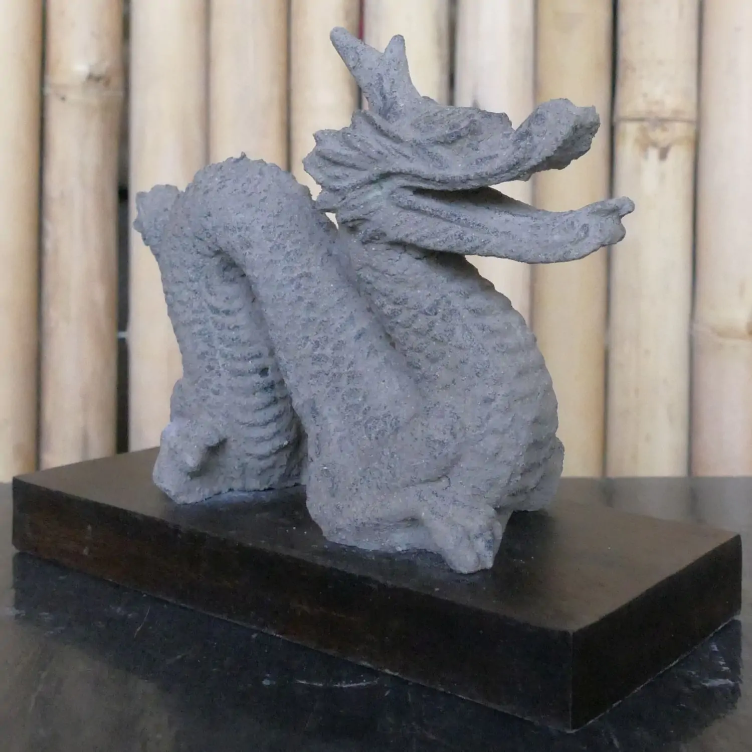  Product image 4 of the product “Reclining dragon, on a wooden base, approx. 16 cm. antique finish, cast lava stone ”
